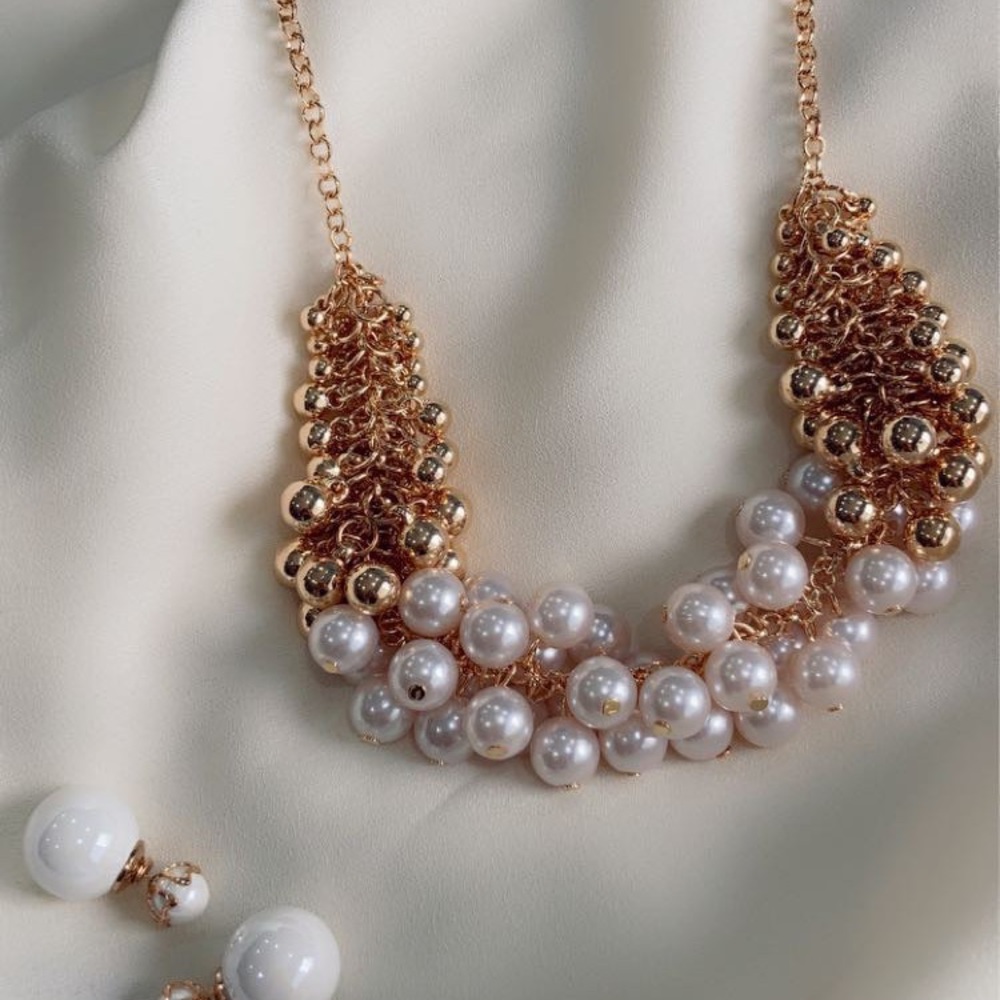 Pearl and Gold Necklace Set